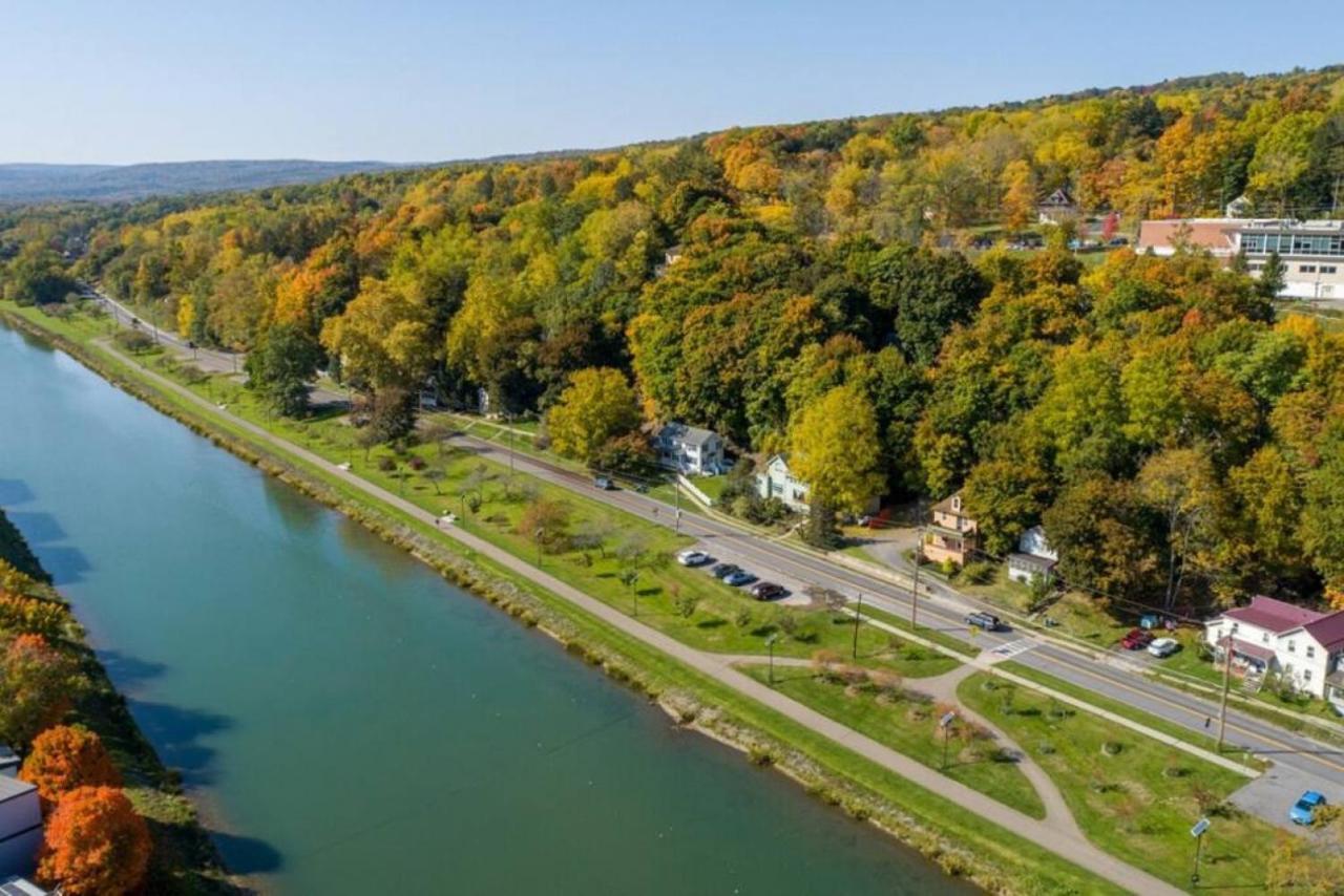 River Front Home In The Heart Of Ithaca Kültér fotó