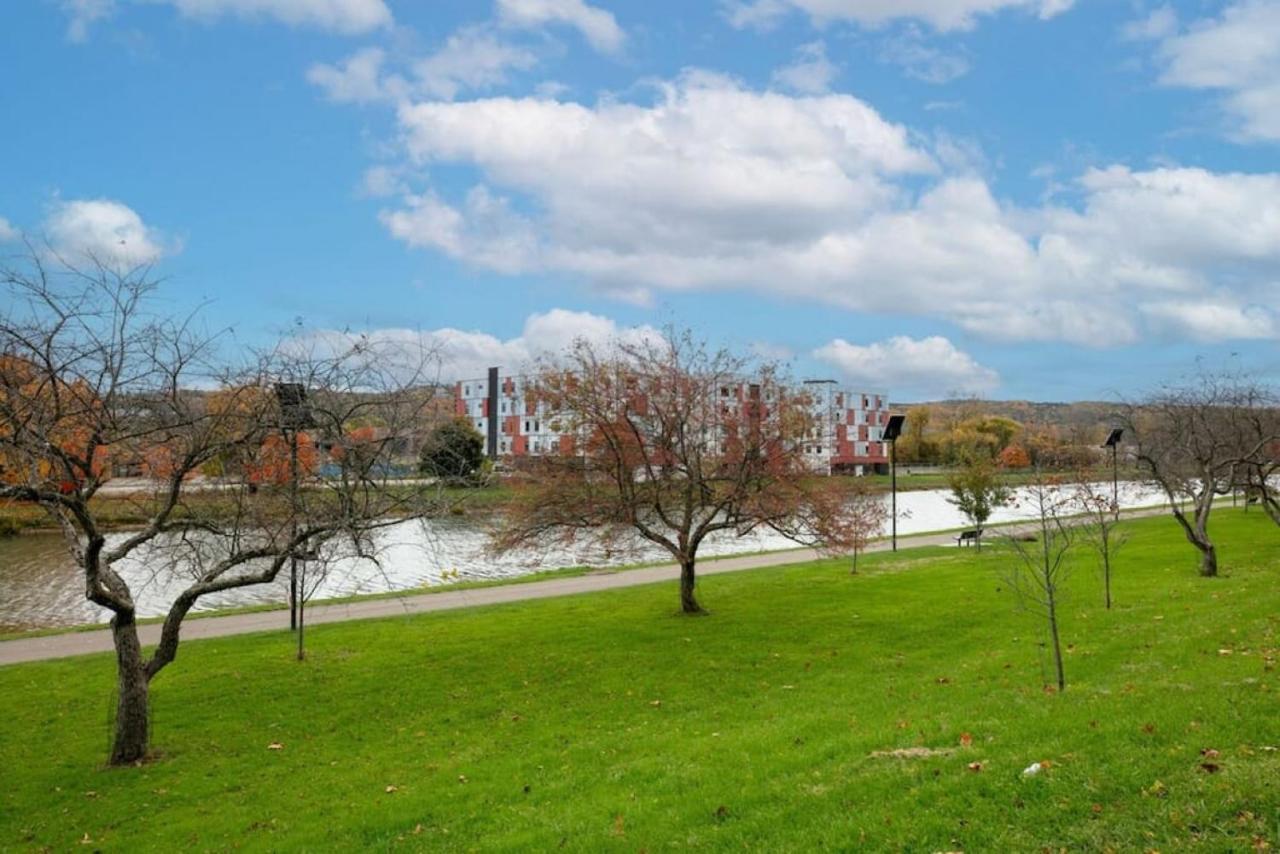 River Front Home In The Heart Of Ithaca Kültér fotó